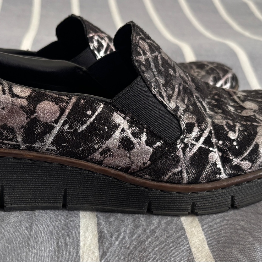 Rieker Doris 66 paint splash wedge slip on size 41. Comfort and pizazz!!